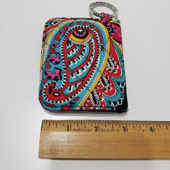 Vera Bradley Key Chain and Card / ID Holder; Approx. 4 x 3 - Picture 5 of 7